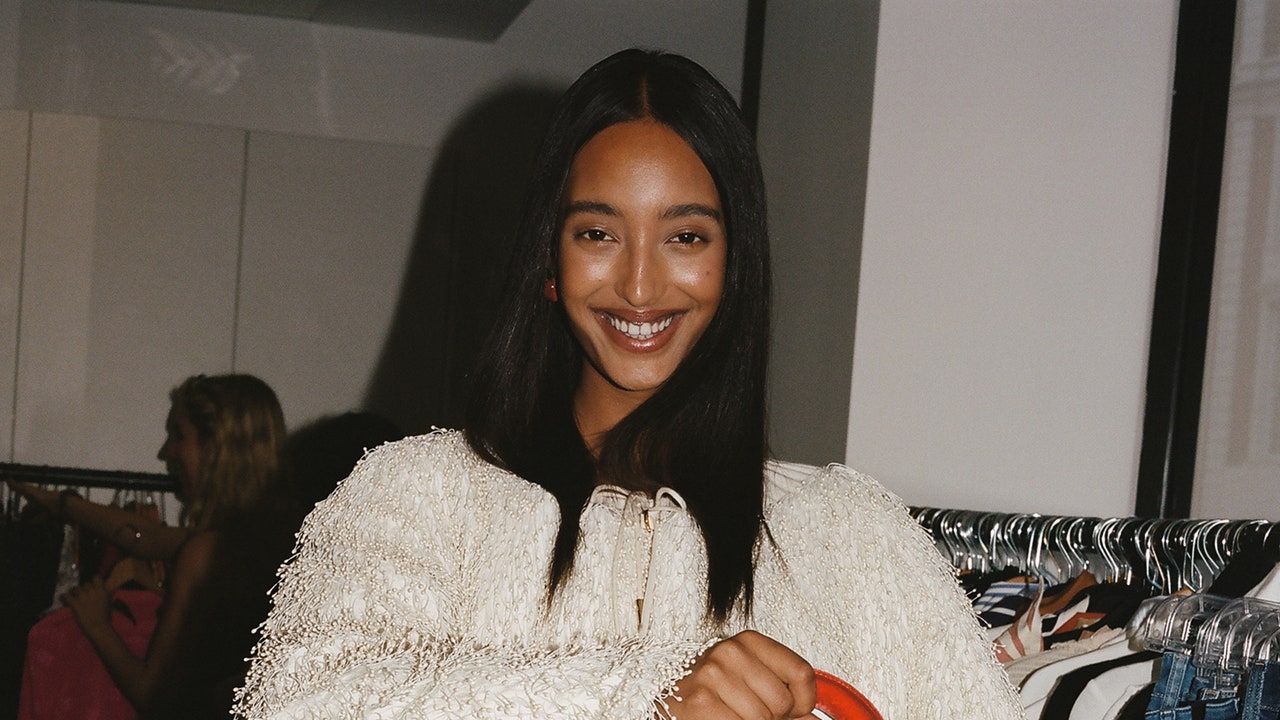 EC vogue uk 311024 archive sale 427252730013 CMYK