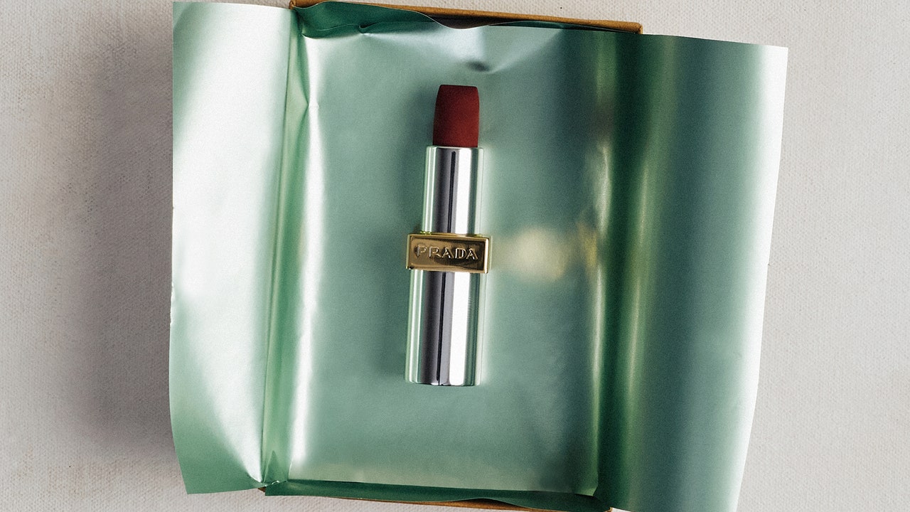 VO0225 HolidayGiftGuide2024 38 copy