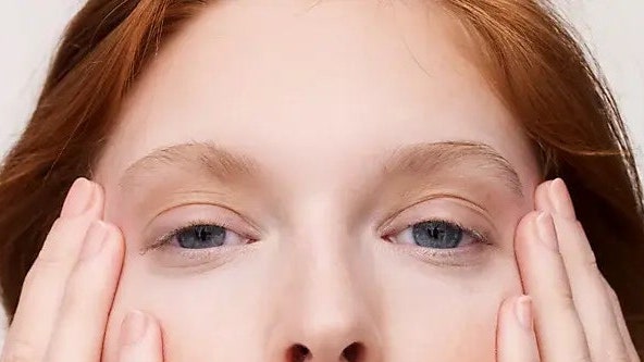 nail polish rose coquille 60301VV003 worn 3 0 0 800 800 g 1