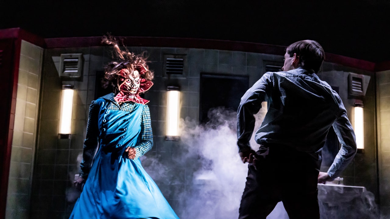 10 STRANGER THINGS BROADWAY S 0318 PJZEDIT v002