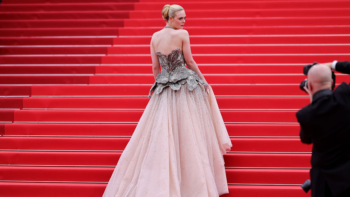 CANNES DRESSCODE VOGUEB SOCIALNEWSLETTER