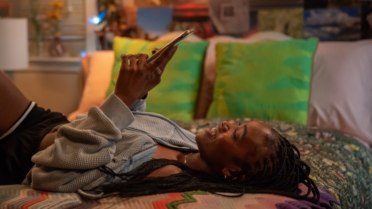 Forever 101 240402 EM 00280 R