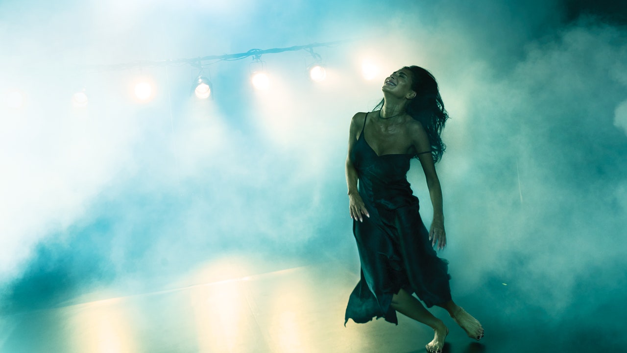 VO1024 SunsetBlvd 02