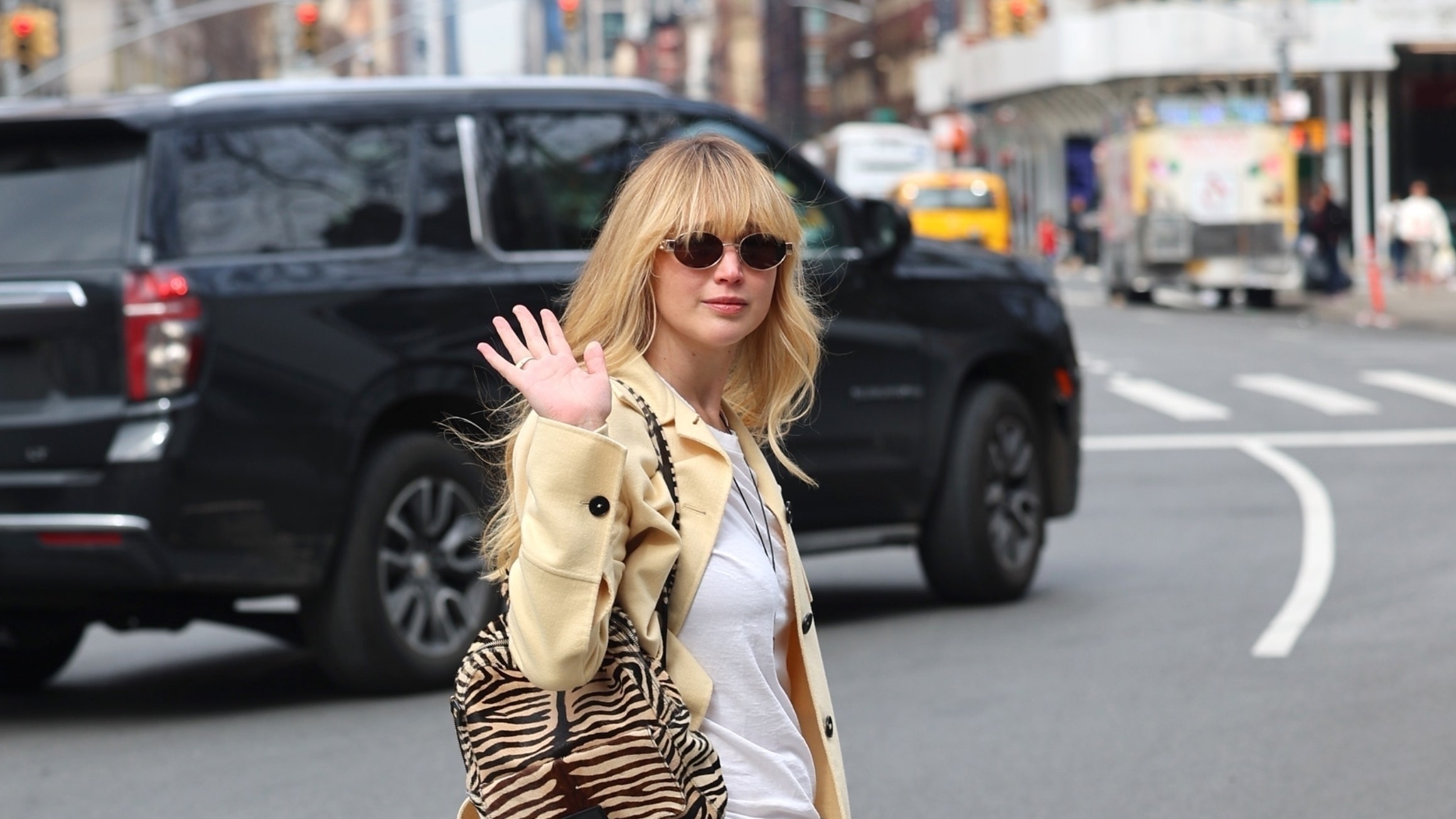 Do We Have a Reigning Summer season Sneaker? Celebs Are Cut up 1 BGUS 3195270 010