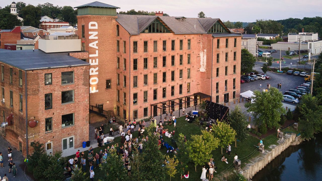 Foreland studio night 01 2812